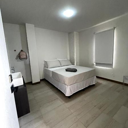 Nina'S - Juan Santamaria Hotel Alajuela Kültér fotó