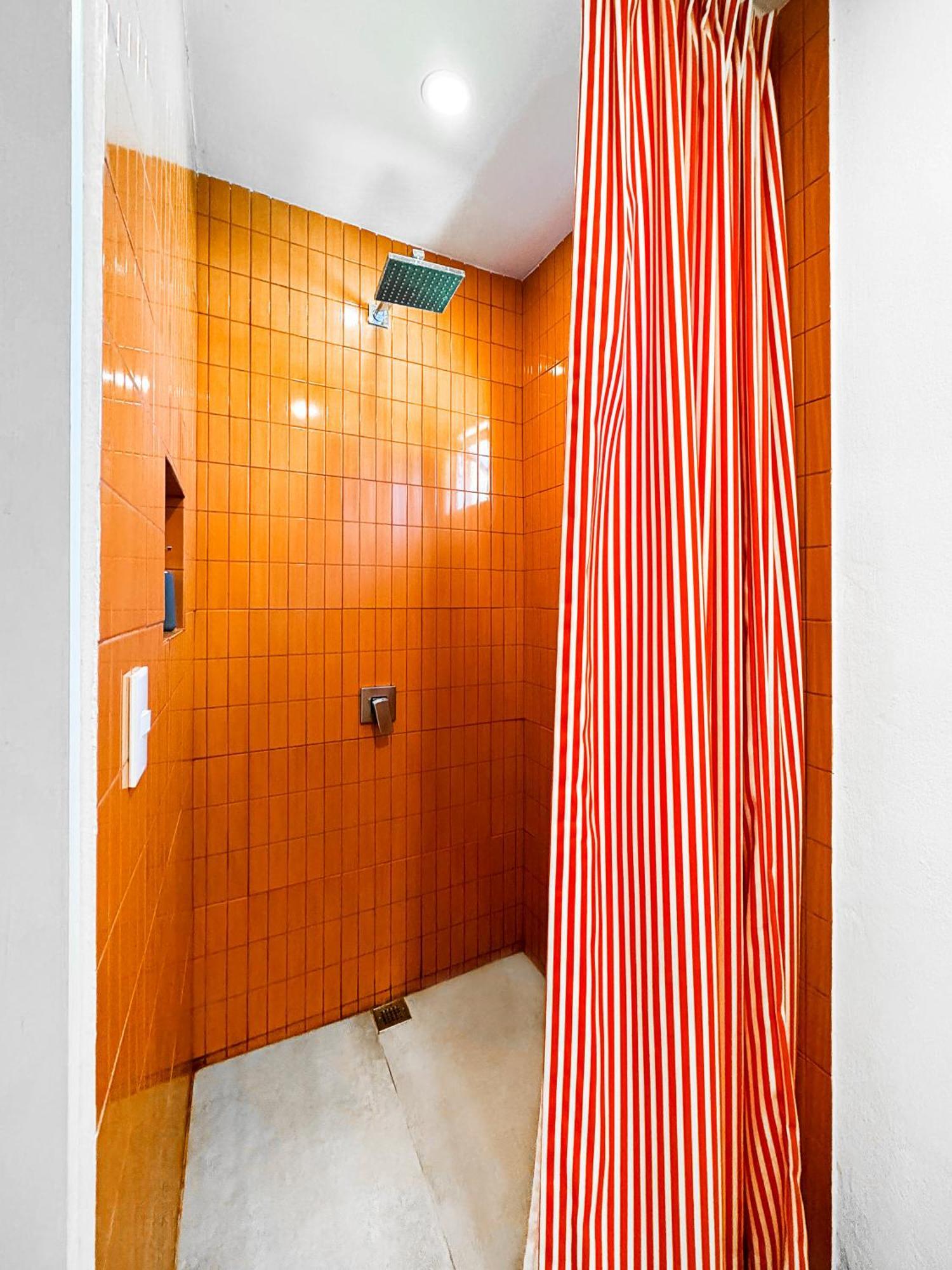 Nina'S - Juan Santamaria Hotel Alajuela Kültér fotó